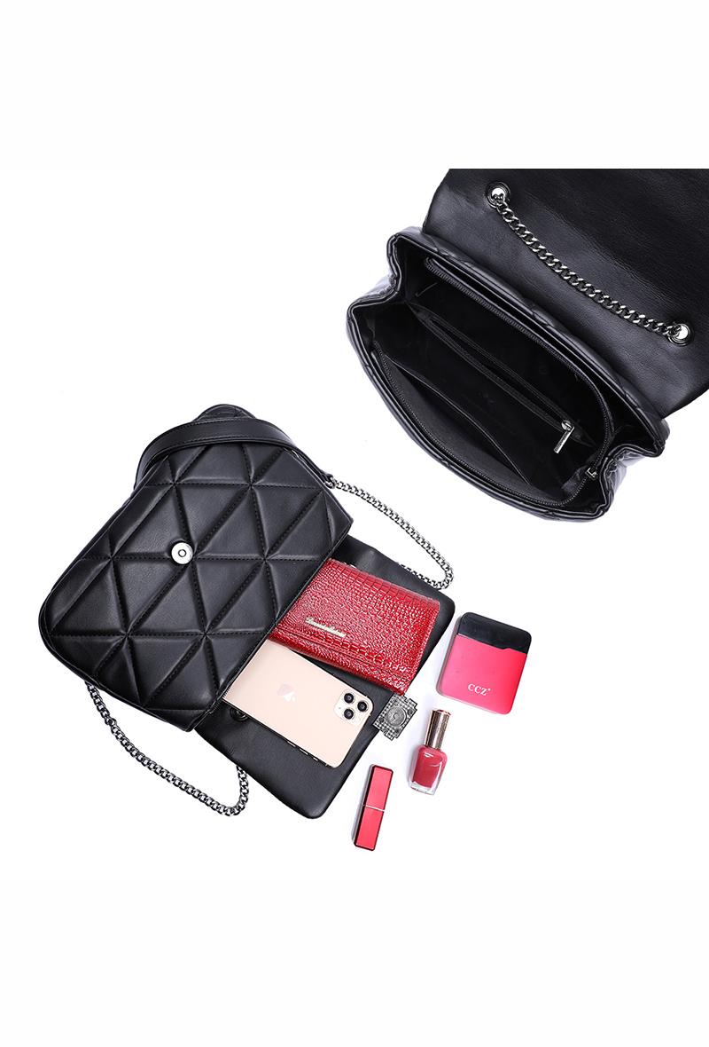 Lara Quilted Shoulder Bag (Black)